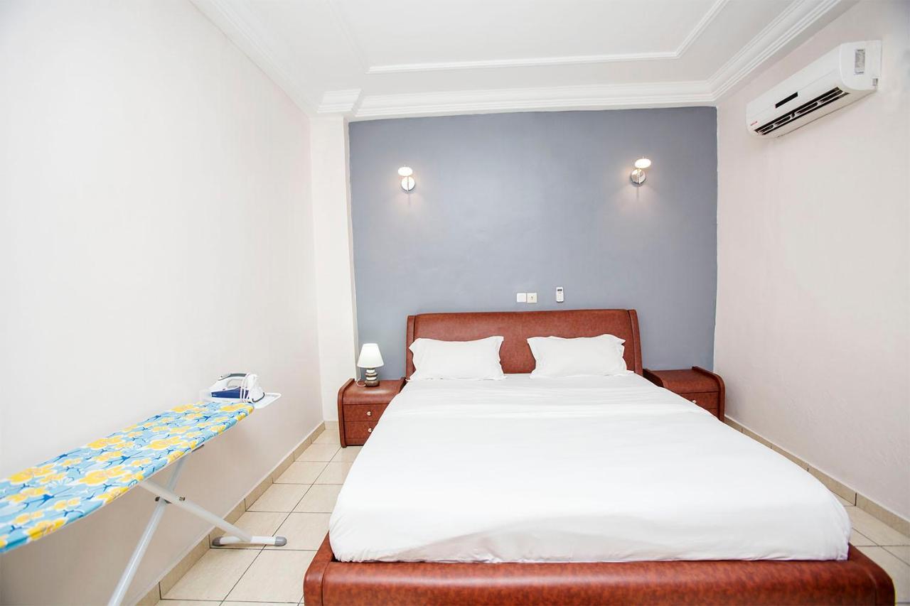 Residence Le Carat Bonapriso Douala Exterior foto